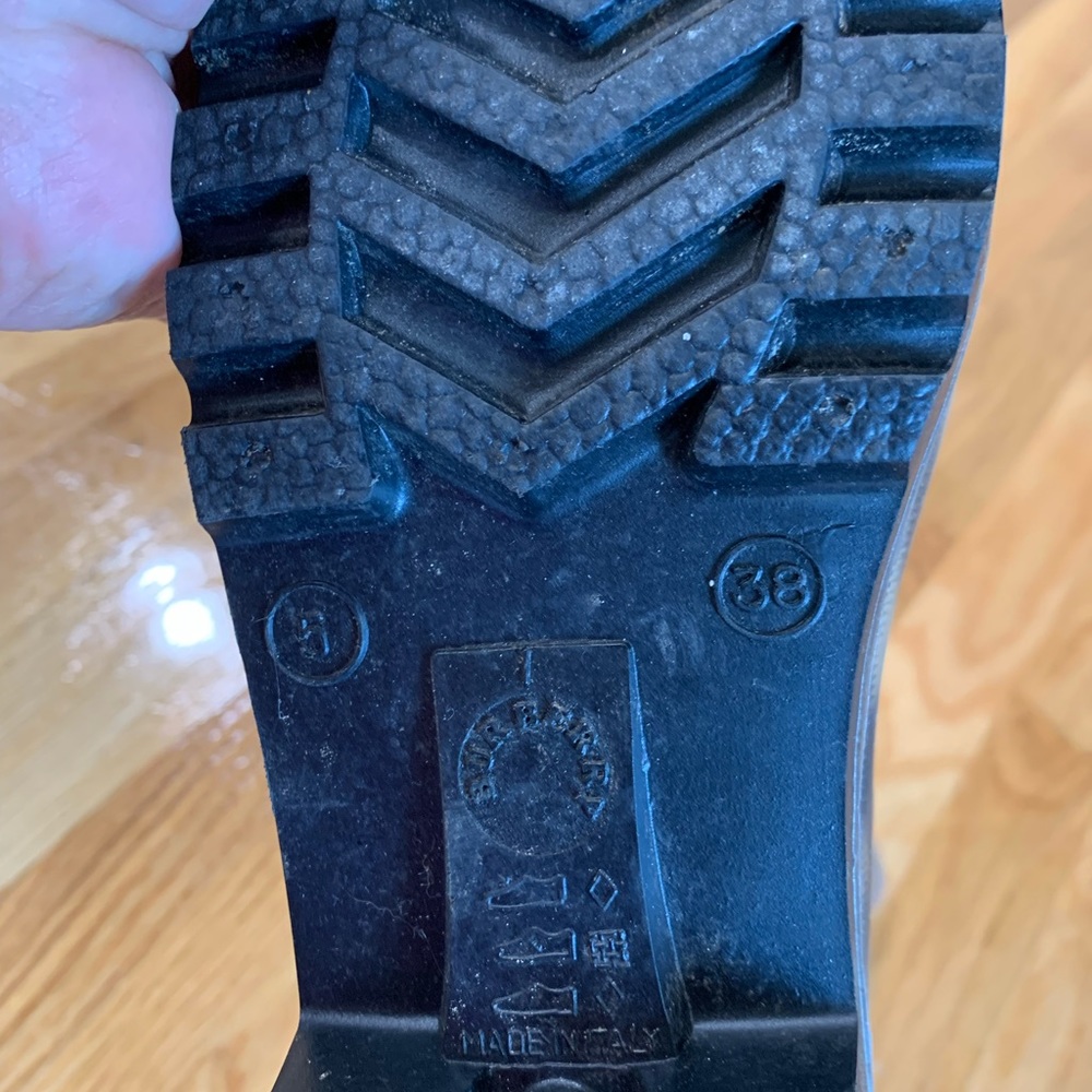 Wore it 2 times, like new Burberry rain / snow boots - Picture 3 of 5
